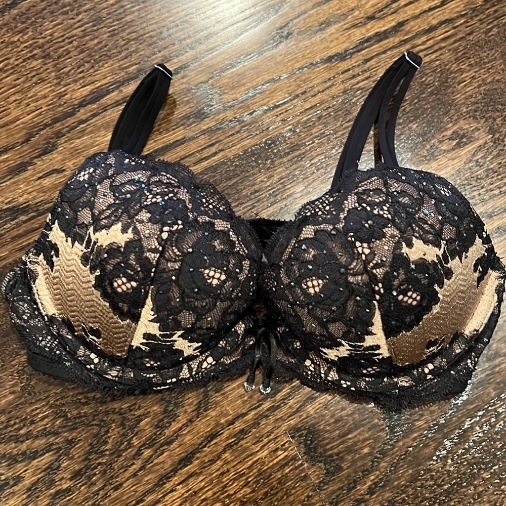 Victoria Secret Push Up Bra 34B